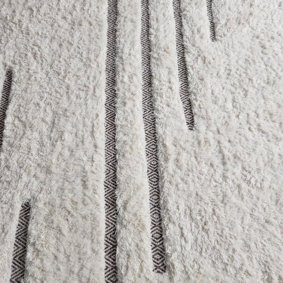 Area Rug - Picture 4 of 5